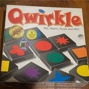 Qwirkle MindWare game Award Winning Game of Logic and Strategy Ages 6 and Up